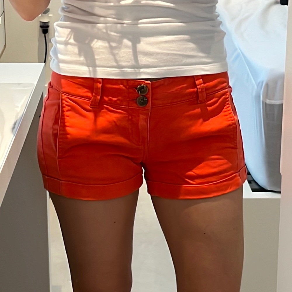 EXPRESS WOMEN SIZE 00 RED SHORTS LOW RISE POCKETS LIGHT FABRIC CASUAL FEMENINE